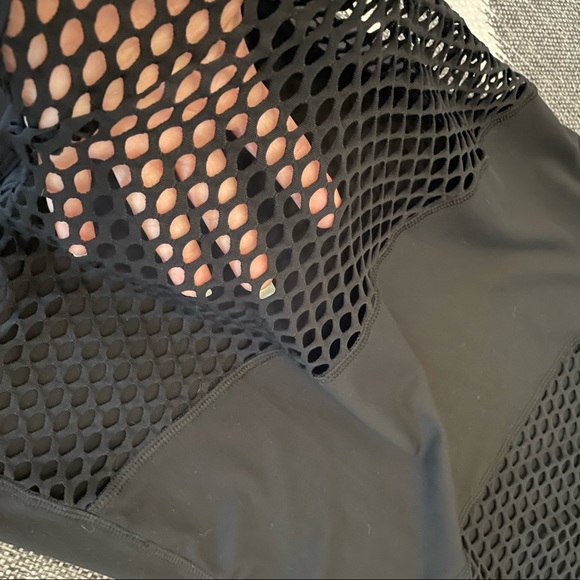 Yogalicious Black Workout Tank - Picture 4 of 5